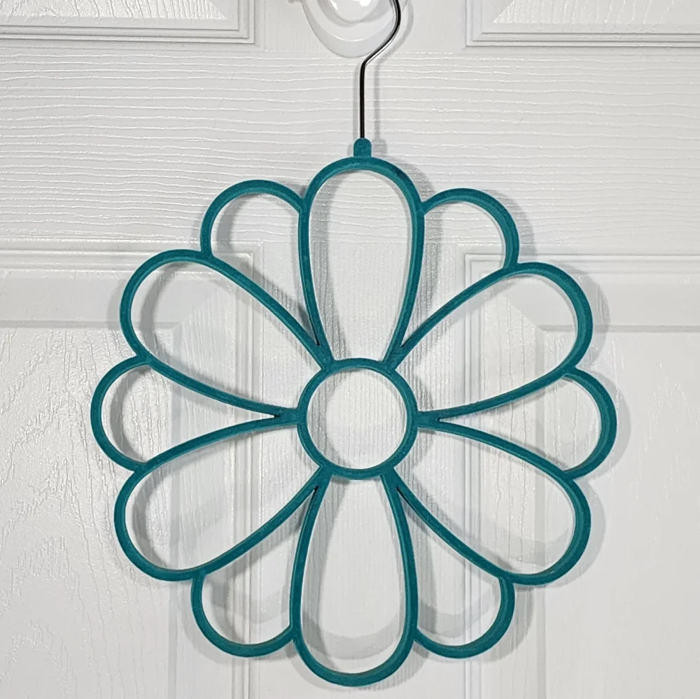 Set of two daisy flower scarf hangers NWOT